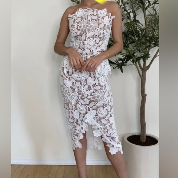 Elliatt Optics Floral Lace Peplum midi Dress — white & nude - bridal dress - Picture 7 of 11